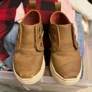 Toddler Toms boots size 7 (toddler)